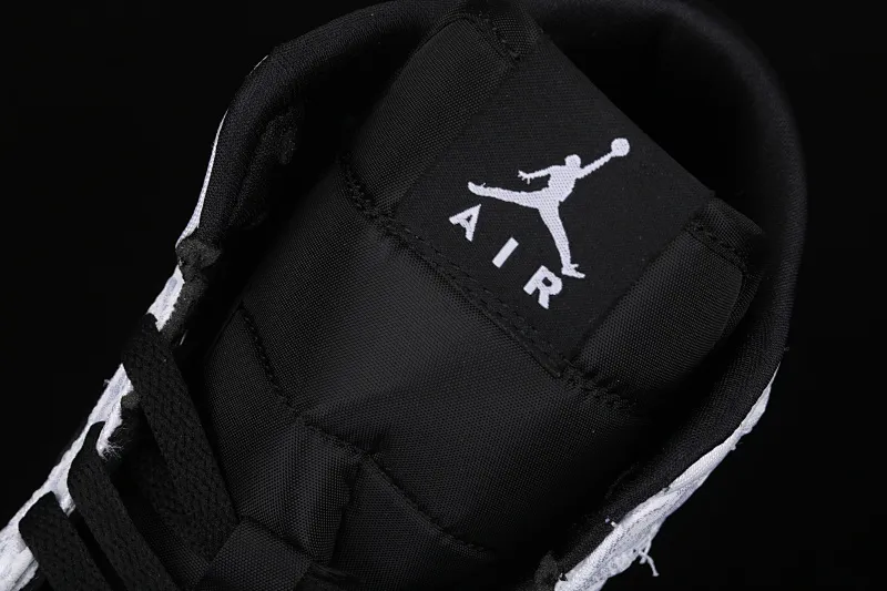 All categories Air Jordan Jordan series basketball shoes Air Jordan 1 Mid CLOT x Air Jordan 1 Mid "Fearless" AJ1 Joe 1 mid-top white silk CU2804-100